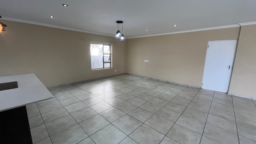 To Let 4 Bedroom Property for Rent in Fountains Estate Eastern Cape